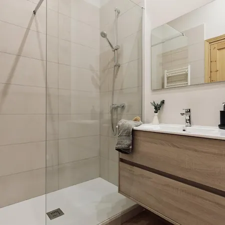 דירה Ada - 2 Bedrooms And Balcony In Eixample Dreta