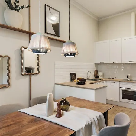Ada - 2 Bedrooms And Balcony In Eixample Dreta ברצלונה