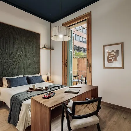 Ada - 2 Bedrooms And Balcony In Eixample Dreta דירה *